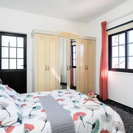 El Tanque: Volcano Views & Terrace. 2 Px Appartement